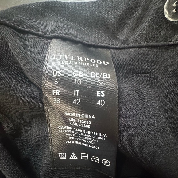 NWT Liverpool Crop Utility Pant with Zip, Black Camo - Picture 8 of 8